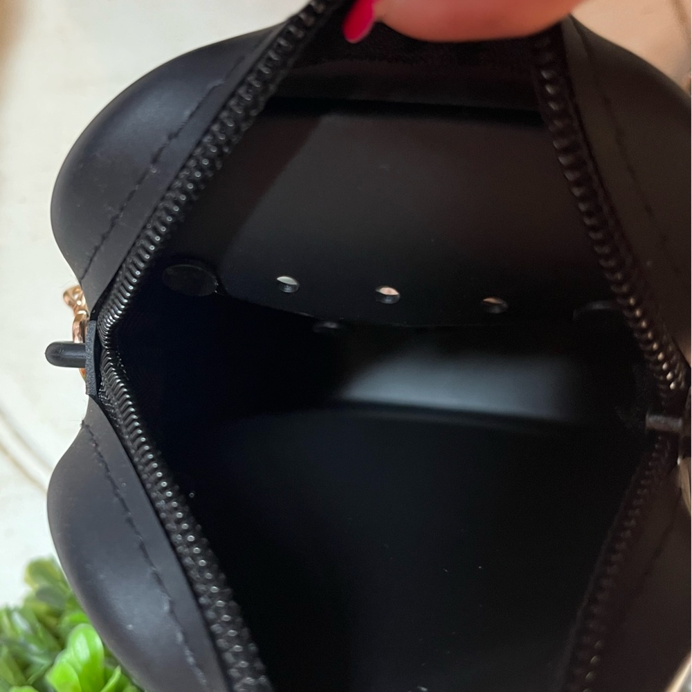 Boujee silicone Black Crossbody Phone Case with Faux Pearl Accents new - Picture 6 of 8